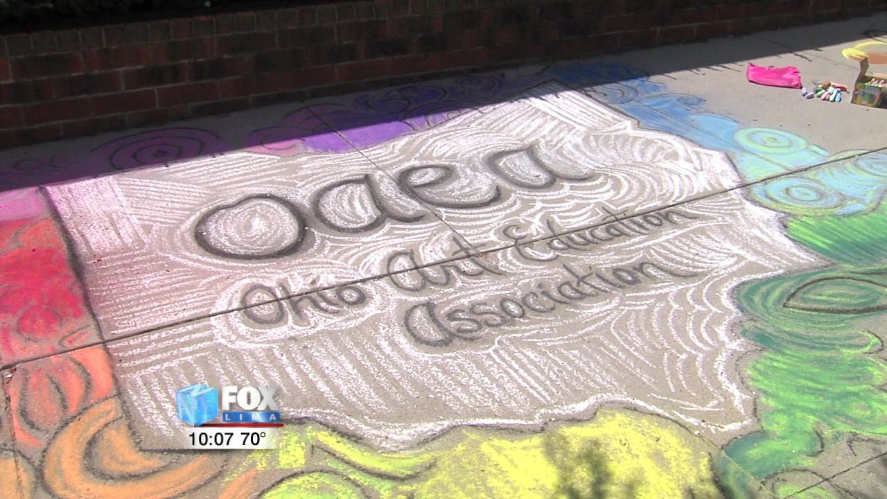 Community celebrates final First Friday with sidewalk chalk art 2.jpg